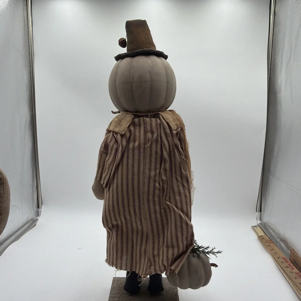 Primitive Folk Art Winter Doll 23